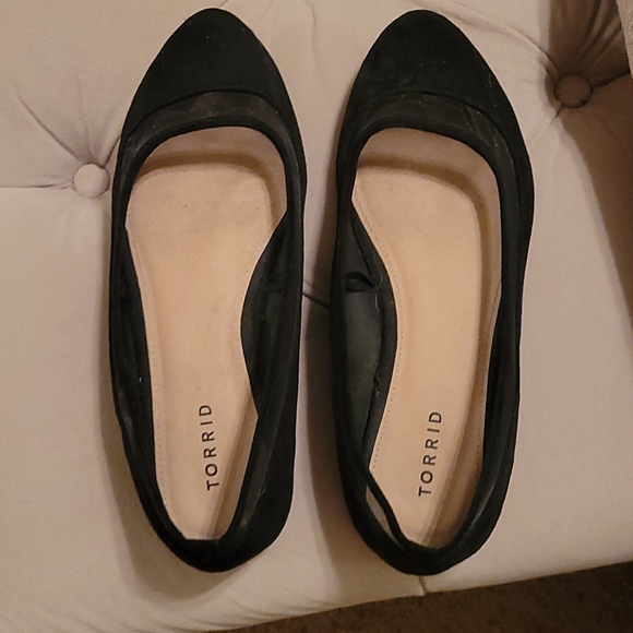 Torrid black suede flat size 10 - Picture 1 of 2